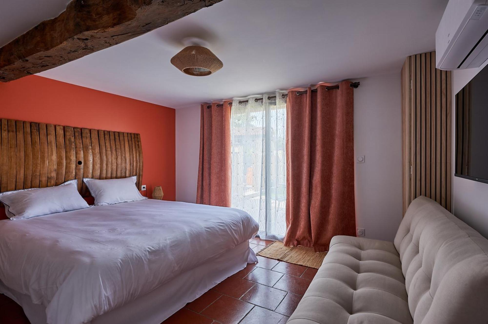 Le Repaire Lagardere Bed & Breakfast Lussac  Exterior photo