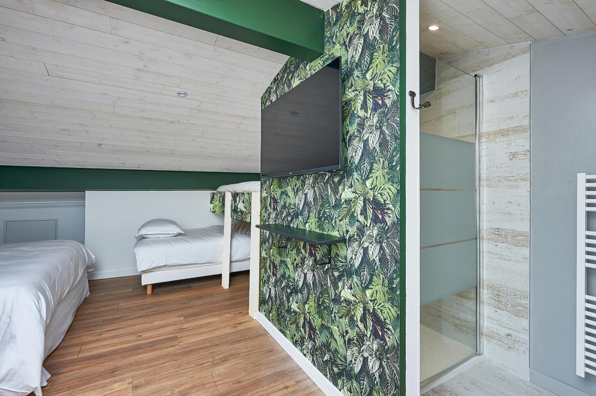 Le Repaire Lagardere Bed & Breakfast Lussac  Exterior photo